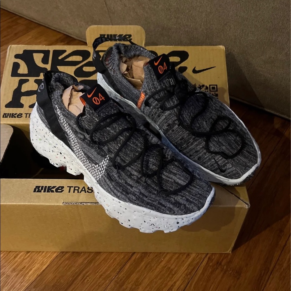 Nike 04 Space Hippie Sneakers